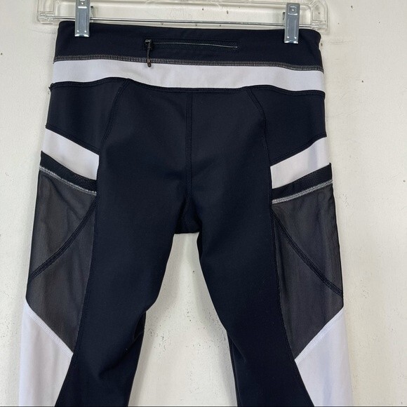 Lululemon Run Inspire Crop II All Full-On Luxtreme Black / White Leggings 4 - Picture 10 of 16